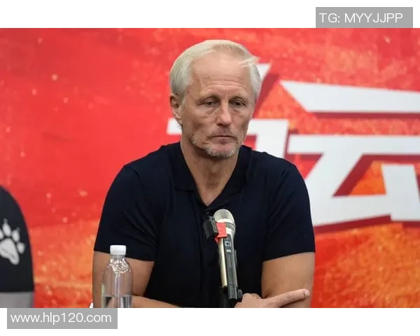 上港足球队主教练的战术理念与球队未来发展方向探讨 上港足球队主教练的战术理念与球队未来发展方向探讨