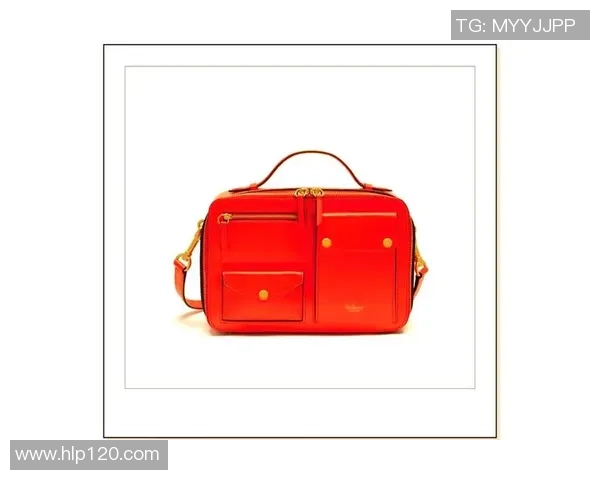 时尚与运动的完美结合足球款包包让你轻松展现个性魅力