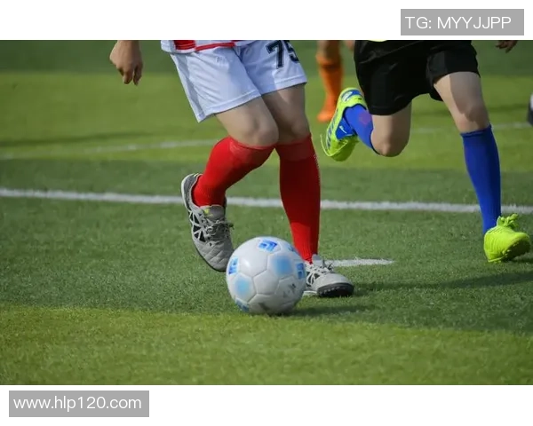 足球女汉子勇闯绿茵场展现风采打破性别偏见赢得尊重与荣耀