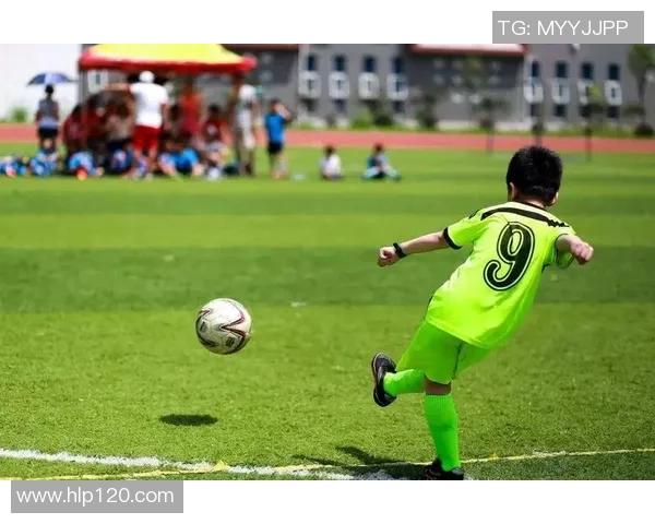 足球js技术解析与应用实例分享助力青少年足球发展与培训